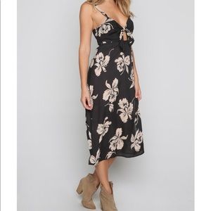 Floral midi with tie front